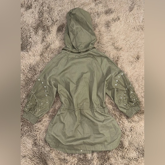 Romeo & Juliet Couture Vented Jacket - Picture 11 of 16